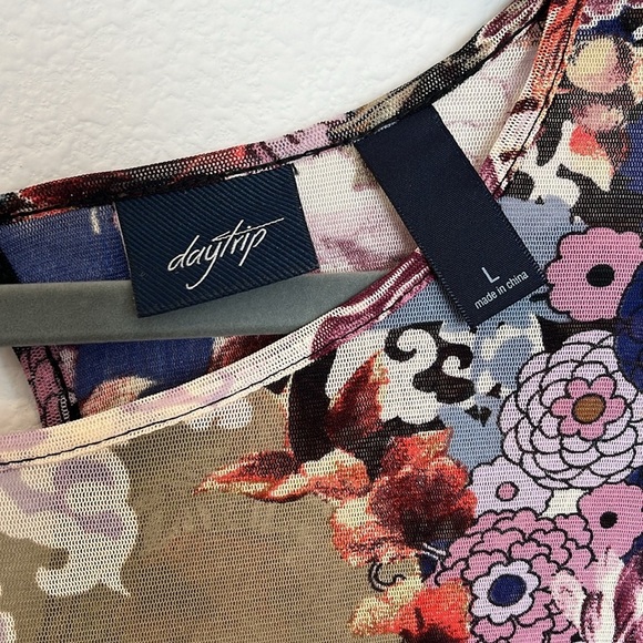 Daytrip Y2K Mixed Floral Long Sleeve Blouse – Size Large – Boho Vibes - Picture 2 of 7